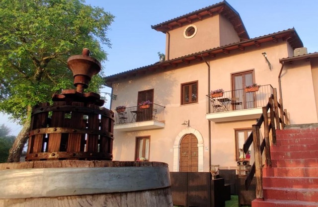 "il Casaletto" Agriturismo Moderno, Vista Panoramica e Cibo Spettacolare- Scurcola Marsicana