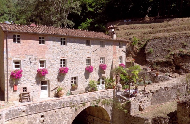 IL Mulino -antique mill Lucca hills