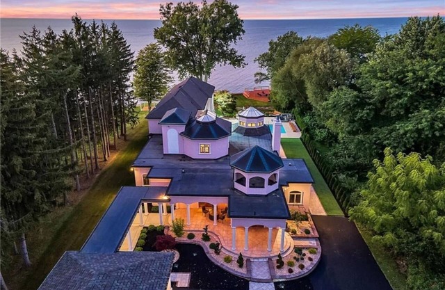 Palazzo Sul Lago 5 Bedroom, 7 Bathrooms, 1 Lake