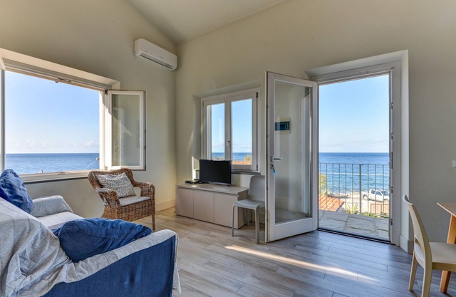 Il Quartiere Ferienwohnung Montecristo" mit Meerblick, Terrasse und WLAN