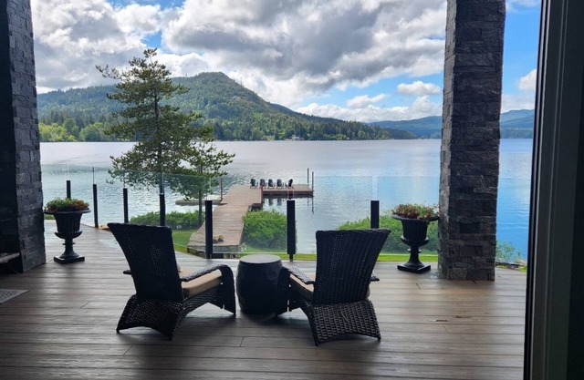 Illustrious Lakefront Estate with Private Dock, Moorage and Salt Water Hottub