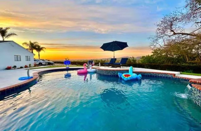 Immaculate 5BR Micro Resort with Heated Pool & Spa