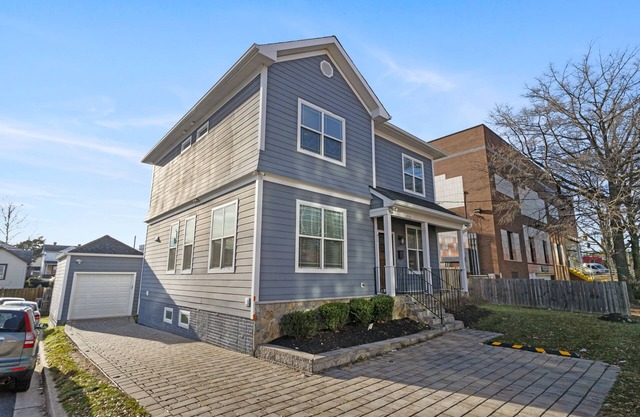 Immaculate 6 Bed Home & 6 mi to DC & 7 miles to Raegan Airport