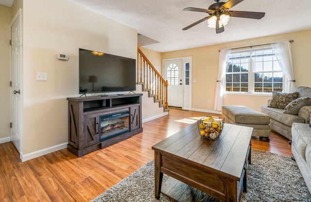 IMMACULATE Condo nur wenige Sekunden vom Bristol Motor Speedway entfernt