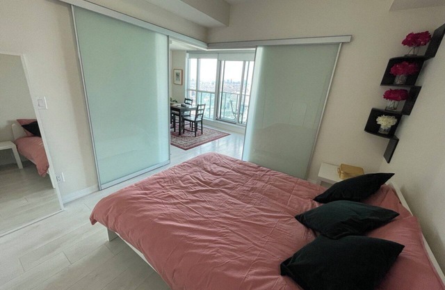 Immaculate furnished one bedroom + den at Liberty Village, Toronto Downtown