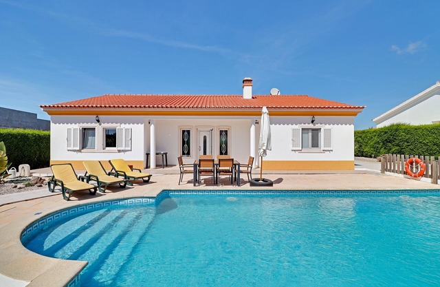 IMMACULATE SPACIOUS THREE BEDROOM VILLA WITH POOL