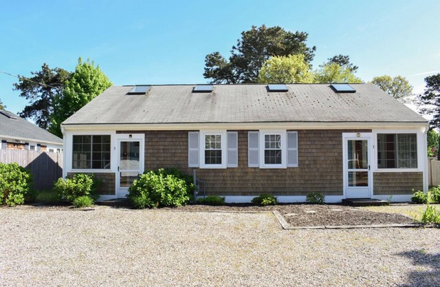 Arlington Rd # 3, komplett renovierte Maisonette-Einheit