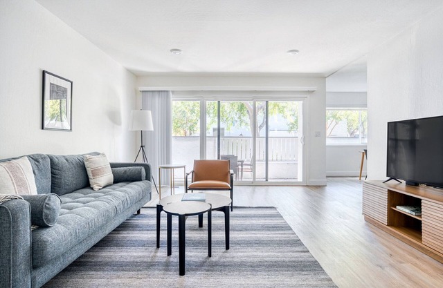 Impeccable Cupertino 2BR, w/ Gym, Pool, W/D, walk to Apple, by Blueground