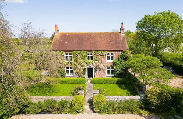 Impressive Country Estate, sleeps 17