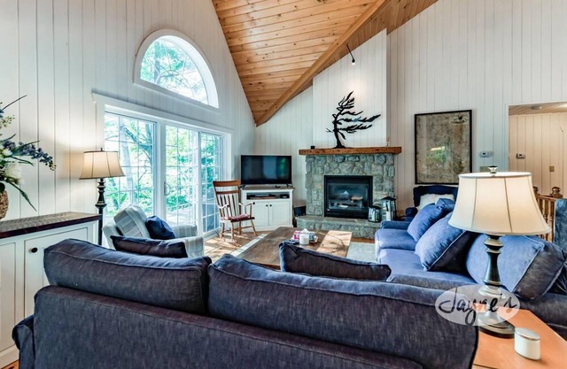 Impressive renovated 6 bed 4 bath Lake Muskoka cottage with captivating views!