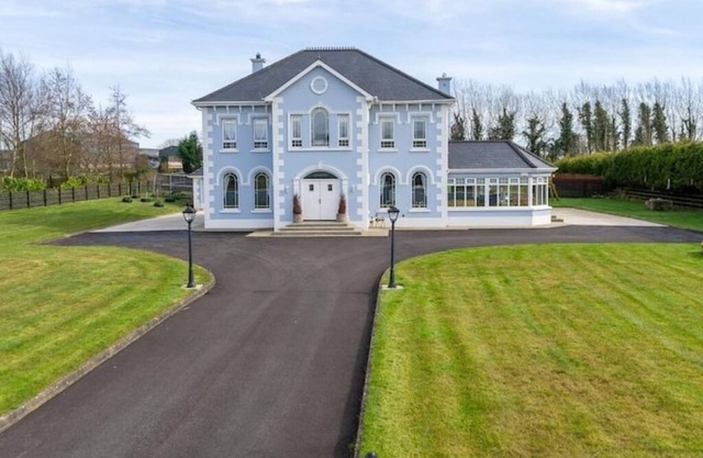 Impressive spacious family home with 4 bedrooms