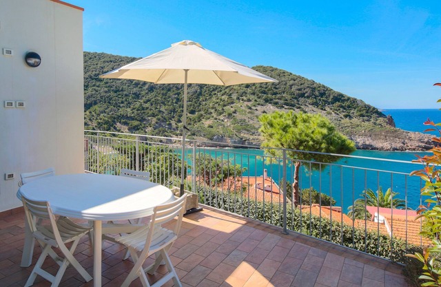 Villa mit schönem Ausblick in Nisporto