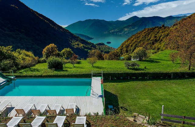Idyllisches Chalet in der Lombardei mit Swimmingpool