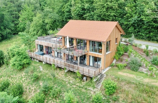 In exklusiver Alleinlage ein traumhaftes Ferienhaus m.atemberaubenden Donaublick