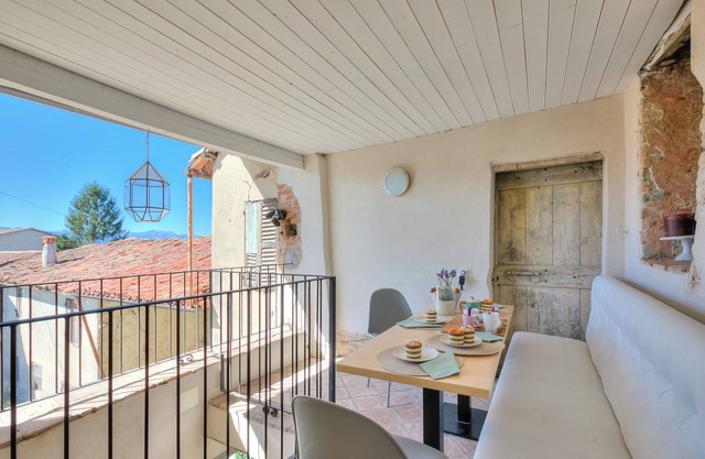 In Bocca Al Lupo Flat 2, Clavesana, Italy
