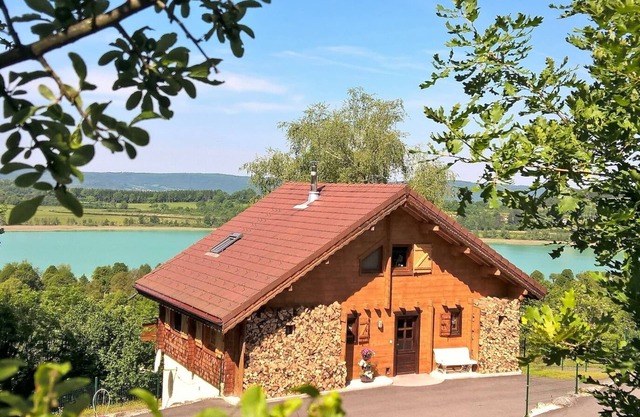 In Clairvaux-Les-Lacs: 35m2 Suite mit Seeblick ... Seen und Wasserfälle!