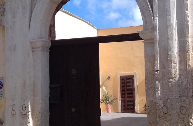 In Salento, 15 km von Lecce und der adriatischen Küste, "Court Alipuna" ein Ferienhaus mit großem Garten
