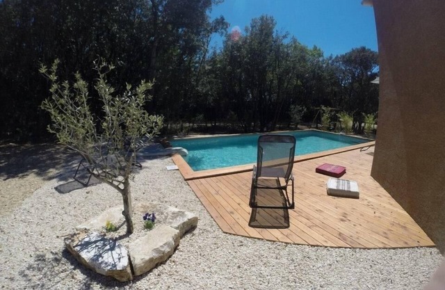 Ardèche, Ferienhaus, bewaldeten und Grundstück mit Pool in ruhiger Umgebung