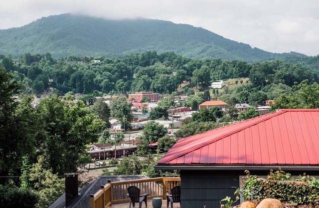 In town with a view, private duplex.