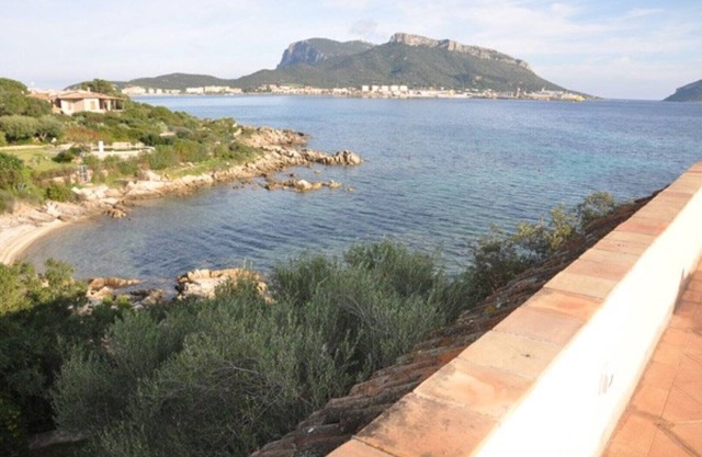 In villa with garden by the sea apartment with sun terrace