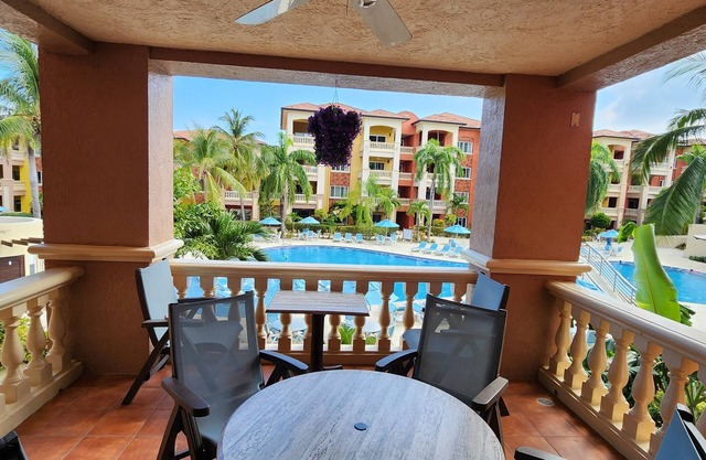 INCLUDES RESORT FEES &PRIVATE AIRPORT TRANSFER!