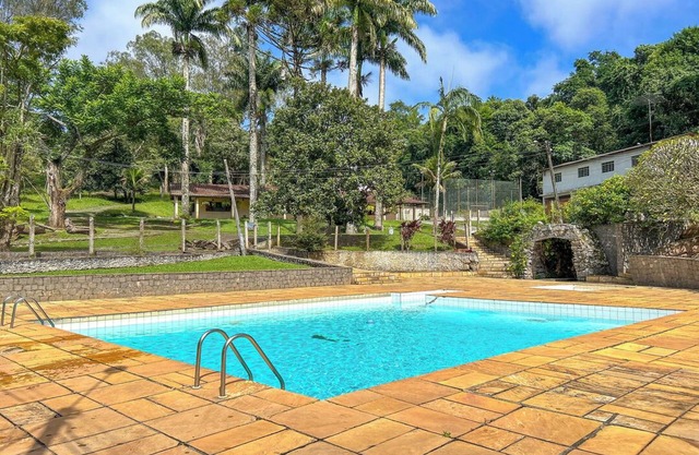 Incrível chácara c churrasqueira - Santa Isabel/SP