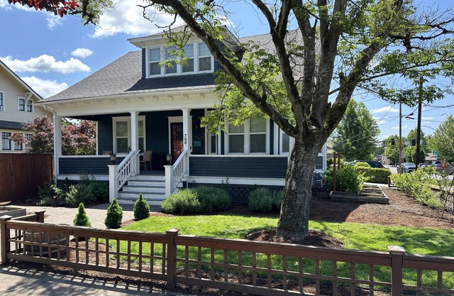Incredible Central Newberg Location, Dog Friendly, Fully Fenced Yard, Entirely Updated, Next to Park