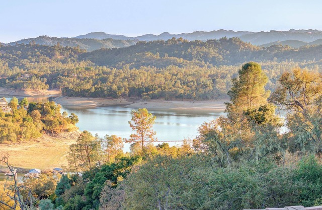 Cozy Lake Home at Lake Nacimiento!