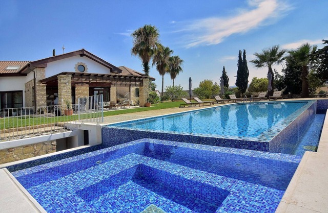 Unglaublich große Villa in Paphos für 14 Personen, Kinderpool, Whirlpool
