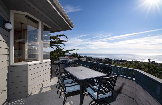 Incredible Large Luxury Home with Amazing Views and Hot Tub!