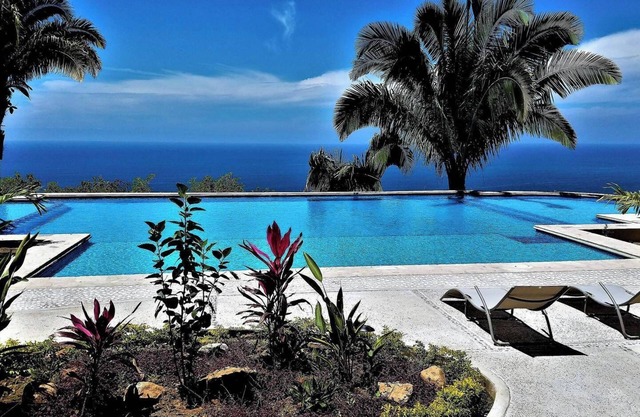 Incredible Ocean View 1 bedroom Condo #206 Vista Encantada