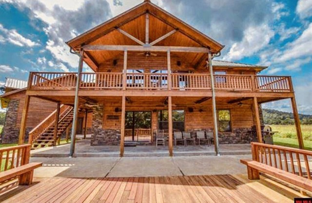 Incredible White River Waterfront Getaway Vacation
