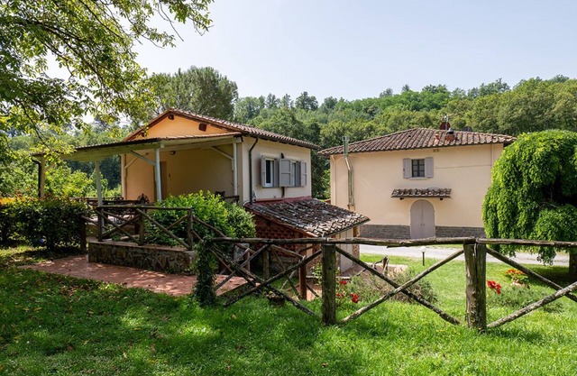 Independent barn in Tuscany Chianti with pool and wide terrace private barbecue
