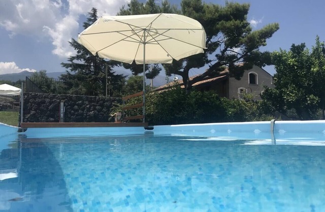 Independent apartment, for relaxing holidays, with views between the sea and Etna