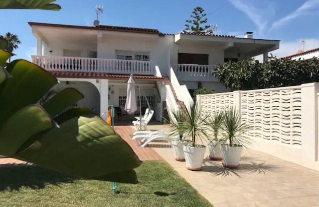 Touristen- oder Ferienapartment in Küstennähe