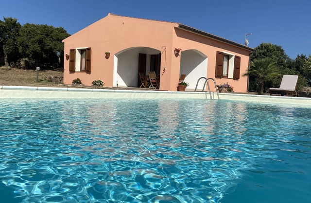 Unabhängiges Haus mit privatem Pool, Tennis und kostenloser Wi-Fi-Wohnung in der Nähe von Castelsardo