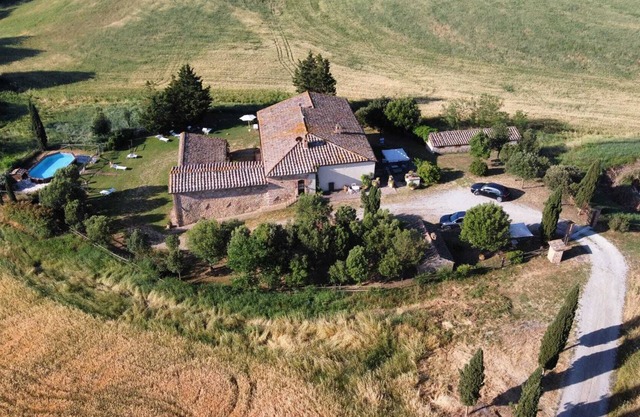 UNABHÄNGIGE VILLA MIT POOL IM HERZEN DER TOSKANA