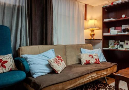 Independent Private Suite, Free Parking and High-Speed Wi-Fi