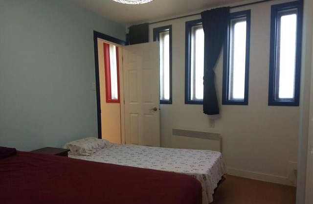 Independent Unit , 5 min to Mtl