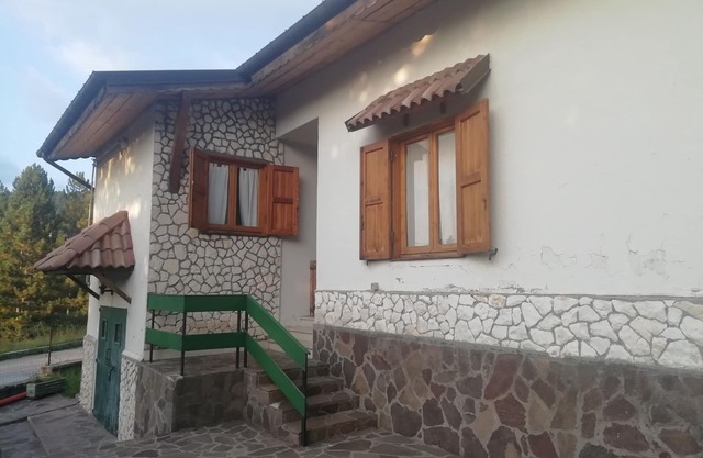 Unabhängige Villa mit Garten
