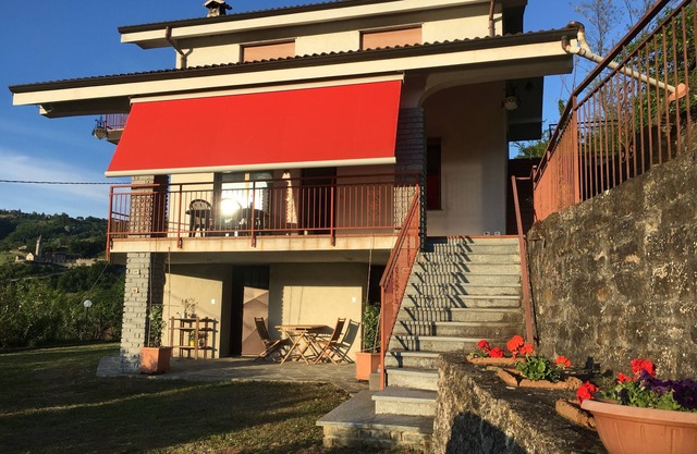 Unabhängige Villa auf den Hügeln von Monferrato