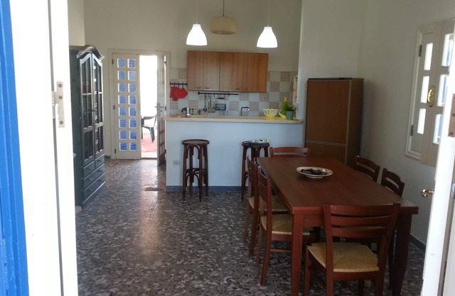 Unabhängige Villa mit zwei großen Veranden, 8 + 1 Betten, 300 m vom Meer entfernt.