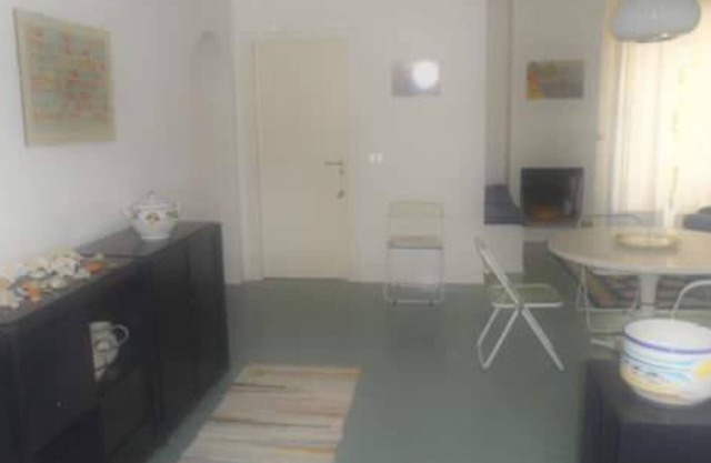 unabhängige Villa mit Garten und privaten Parkplätzen