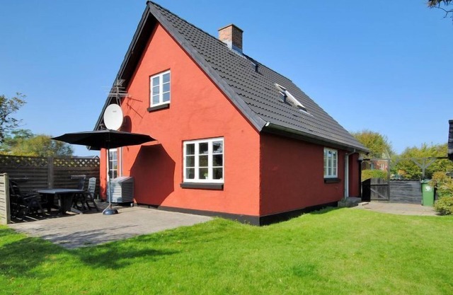 "Indi" - 400m from the sea by Interhome