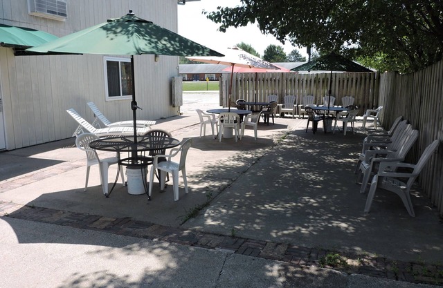 Indian Hills Inn & RV Park