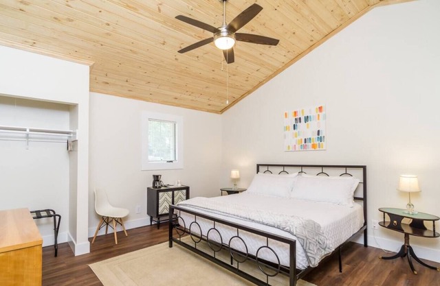 Restored retro. Indian Hills. Suite G