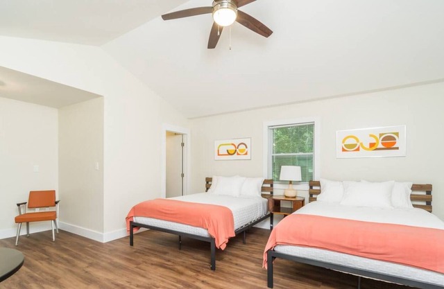 Restored, retro. Indian Hills. Private suite K