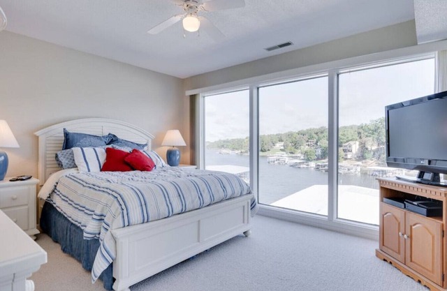 Indian Pointe | Couples Getaway | Sleeps 4
