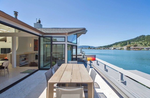 Indoor Outdoor Luxury Living on the Seadrift Lagoon