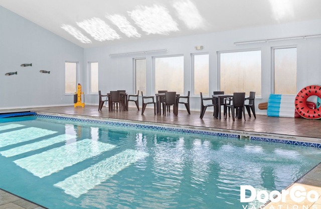 Indoor Pool, Game RM, Movie RM! Sleep 24! Private!